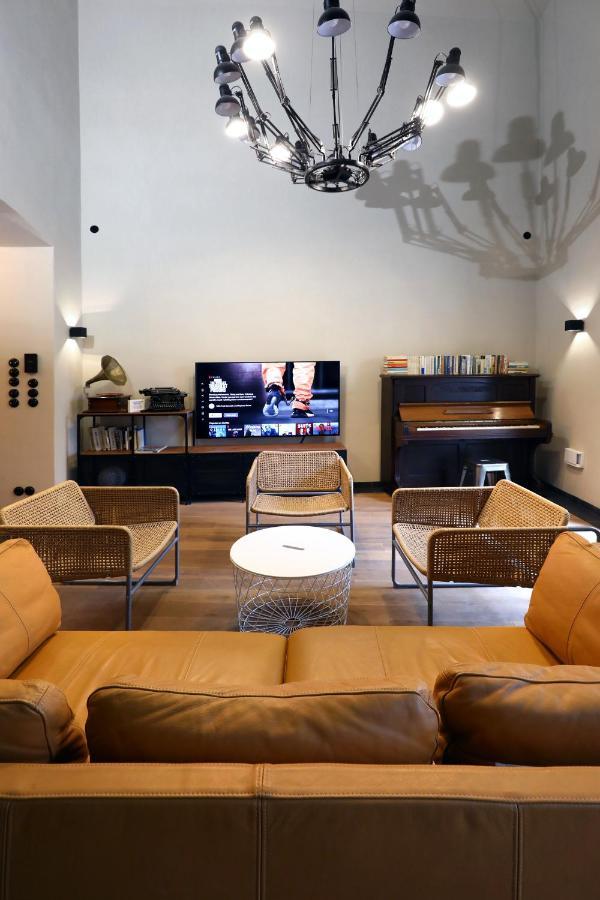 American Loft In The Heart Of Прага Екстер'єр фото
